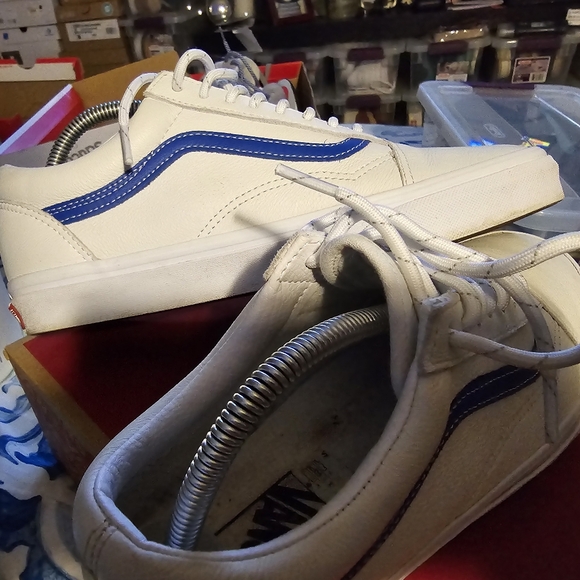 VANS OLD SKOOL, LEATHER TOP SNEAKERS. - Picture 7 of 10